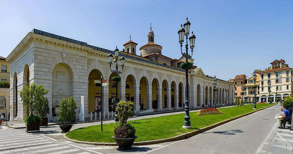 Mansarda A Due Passi Dal Centro Old2 Brescia Exterior foto